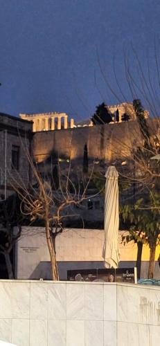 Xenia's Elegant Acropolis Suite — 4-Star Luxury Hotel in Athens, Greece