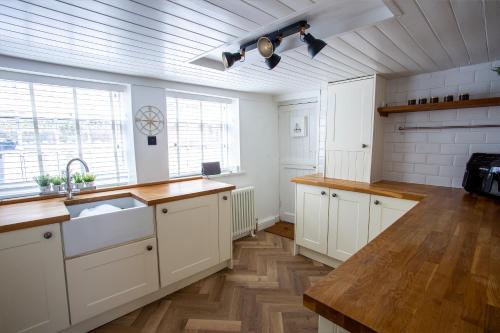 Whitby Boutique Mast Cottage