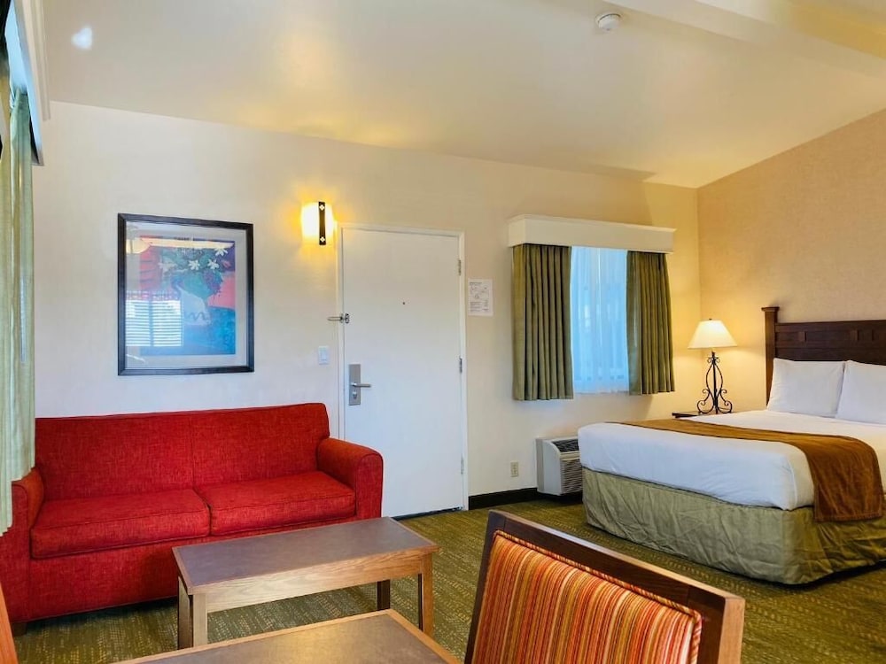 Lamplighter Inn & Suites at SDSU - photo 13