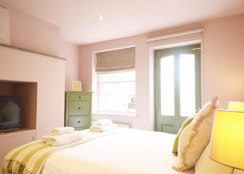 Glebe Apartment 1
