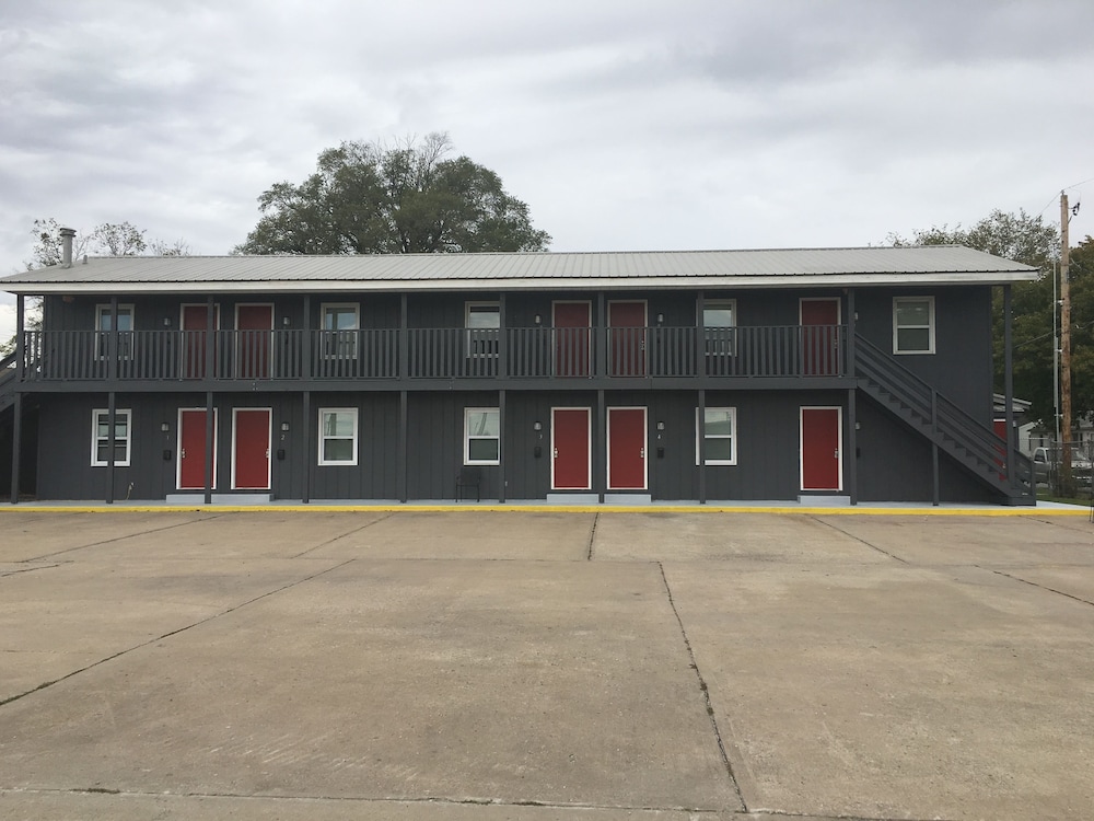 Tower Extended Stay Suites - photo 19