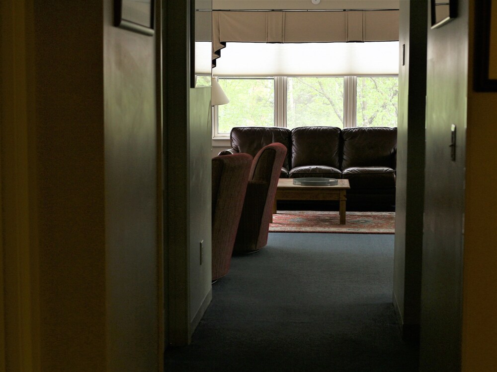Golden Eagle Lodge Resort - photo 11