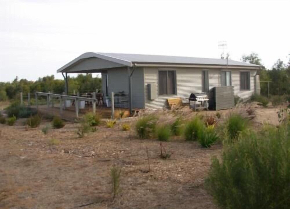 Linger Longer Accommodation SA — 4-Star Luxury Hotel in Hayborough, Australia