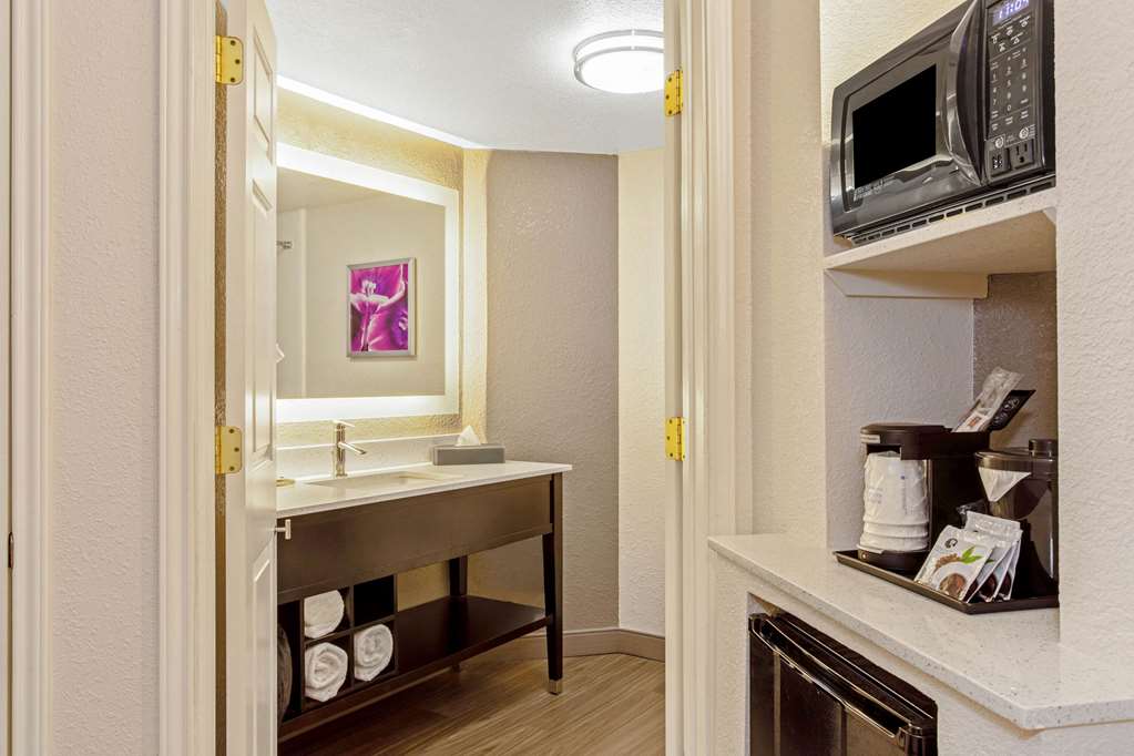 La Quinta Inn & Suites by Wyndham Panama City - photo 20