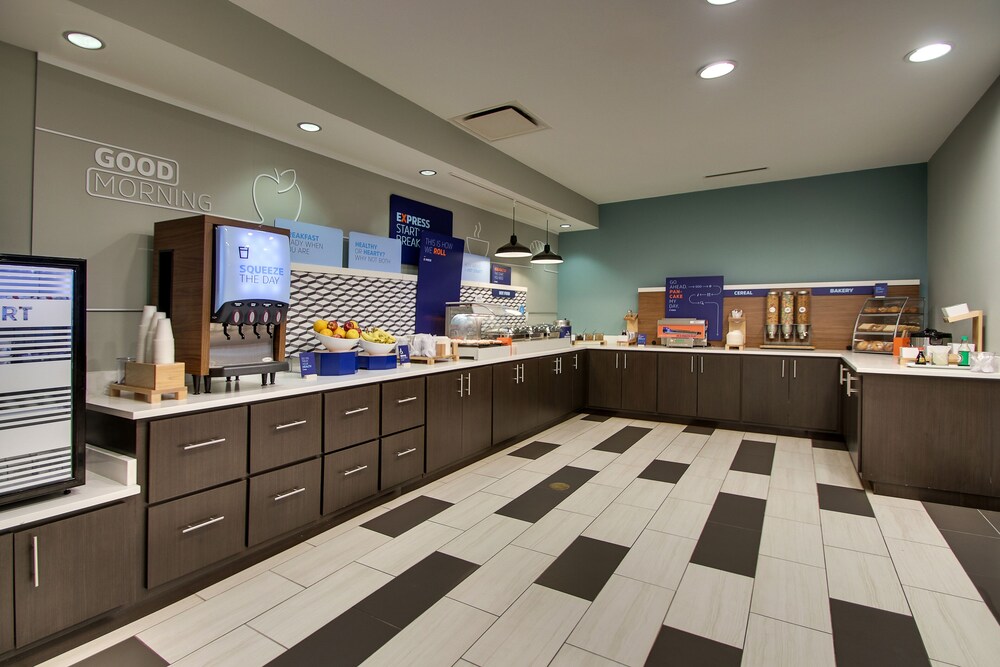 Holiday Inn Express Lexington North Georgetown by IHG - photo 26