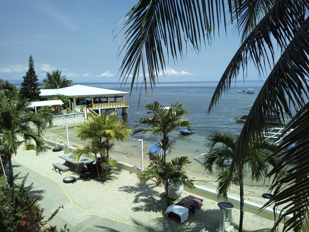 Ocean Bay Beach Resort — hotel in Dalaguete