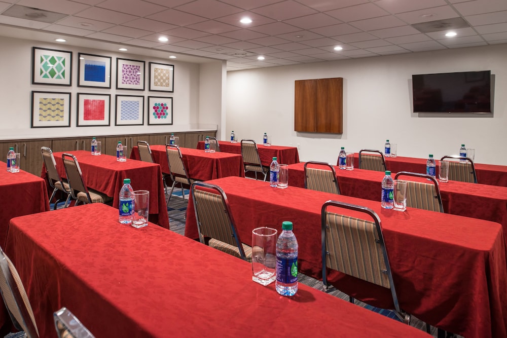 Holiday Inn Express Hotel & Suites Tampa Anderson Rd Veteran by IHG - photo 61