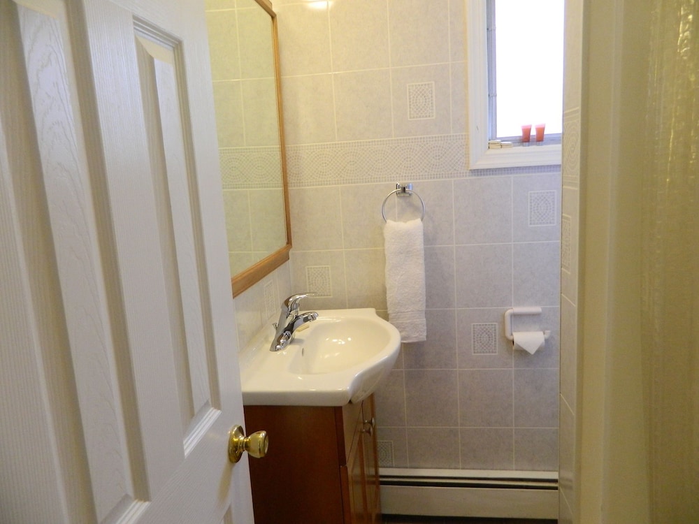 Twin Oaks Motel - photo 18