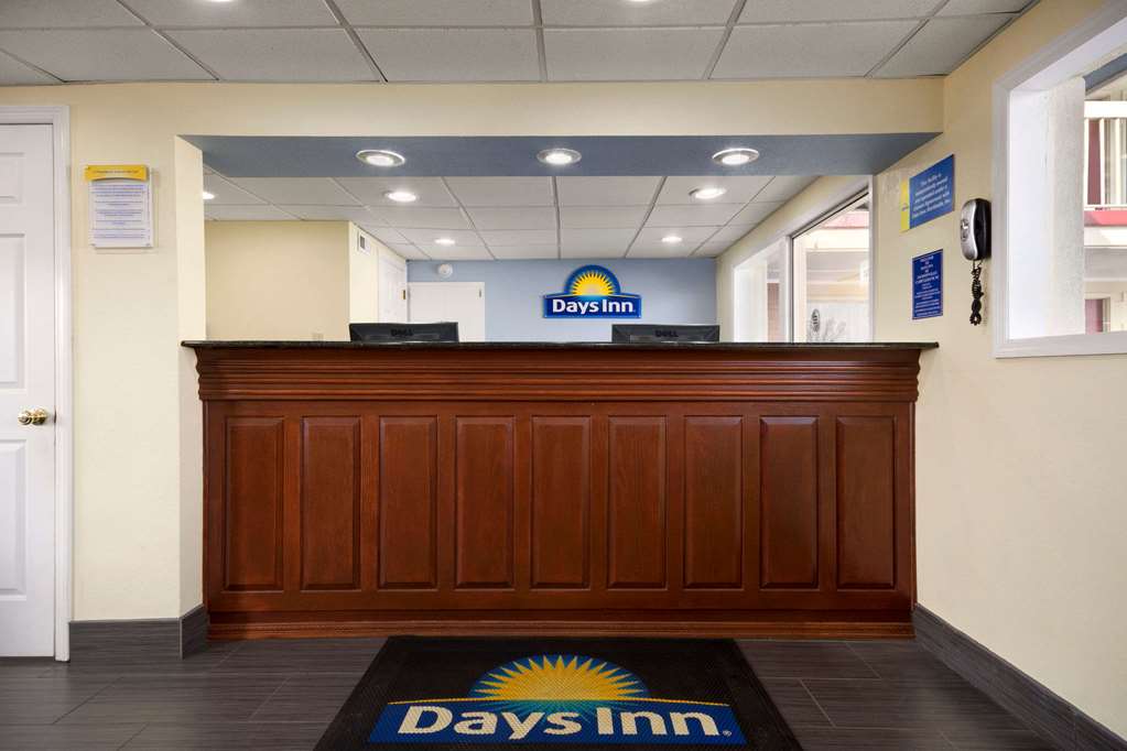 Days Inn by Wyndham Jacksonville NC - photo 3