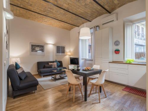 The Best Rent Elegant flat near Colosseum — 4-Star Luxury Hotel in Rome, Italy