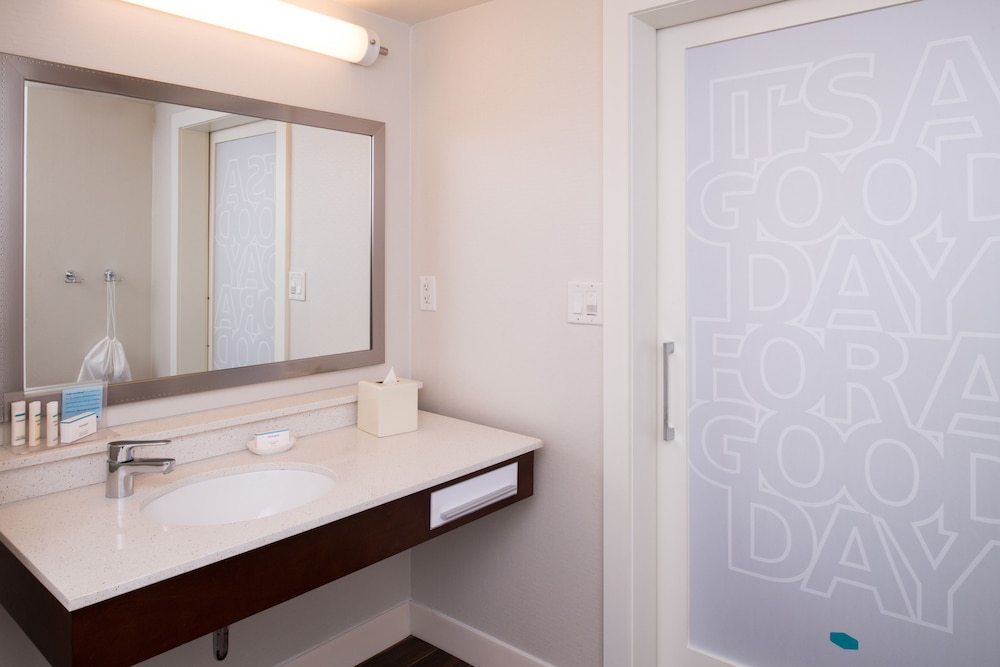 Hampton Inn & Suites Schertz - photo 29