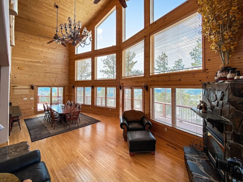 Vista Lodge By RedAwning — 5-Star Luxury Hotel in Lead, United States