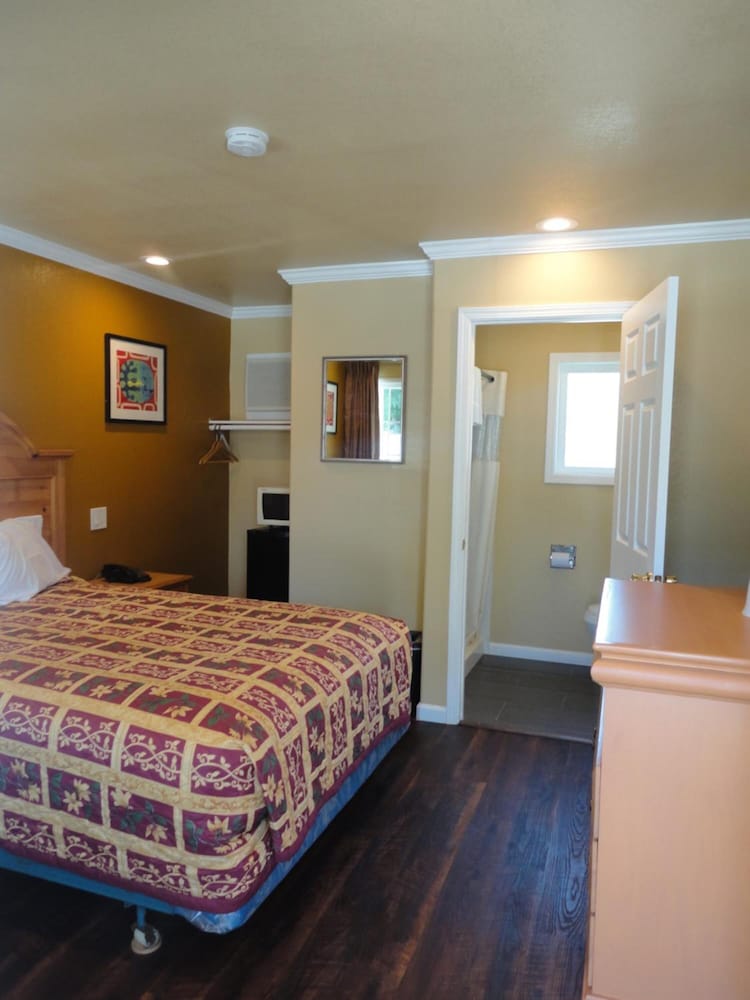 Colusa Motel - photo 24