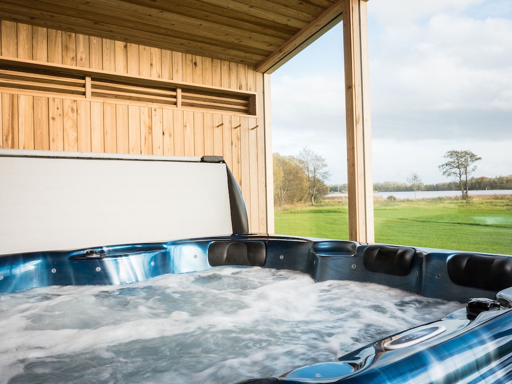 Mullans Bay Lakeside Lodges — Enniskillen