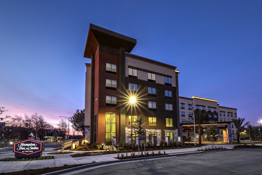Hampton Inn & Suites San Jose Airport - photo 23