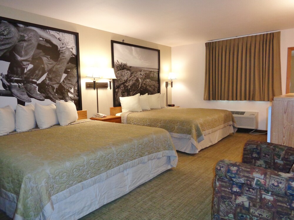 Homestead Inn and Suites - photo 10