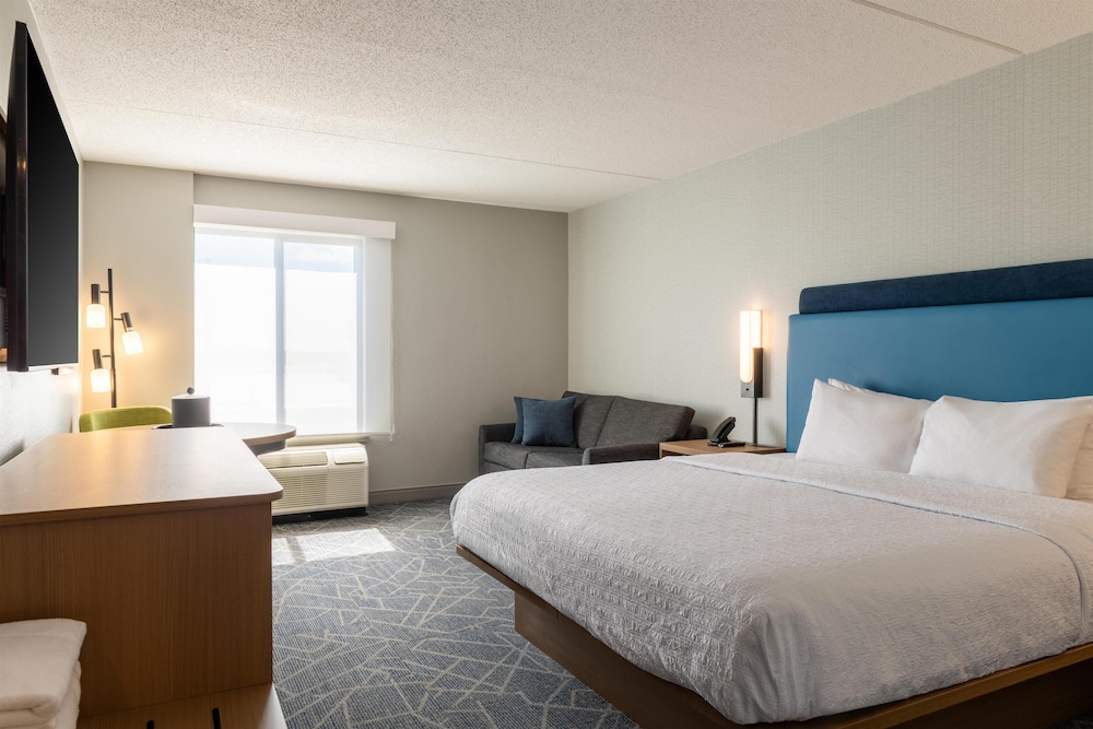 Hampton Inn Portsmouth Central - photo 30