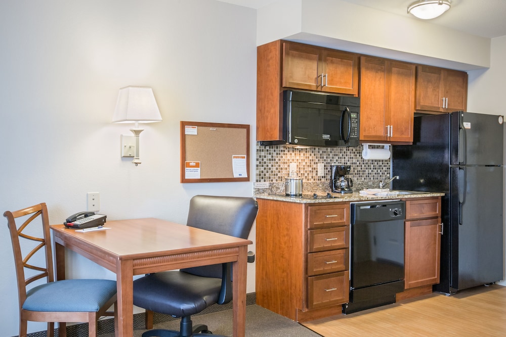 Candlewood Suites Pittsburgh Cranberry by IHG - photo 13
