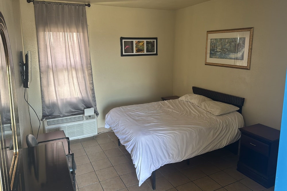 Cole Manor Motel By Oyo Love Field Market Center - photo 7