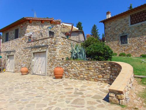 Agriturismo Circugnano — 4-Star Luxury Hotel in Bagno A Ripoli, Italy