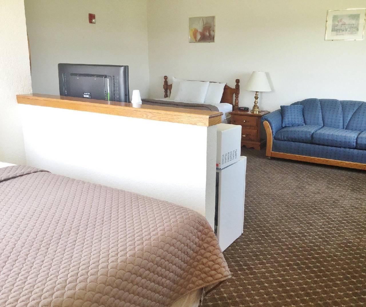 Americas Best Value Inn & Suites - photo 4