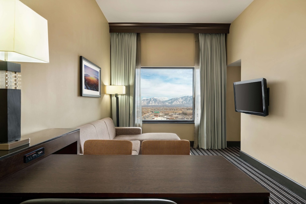 Embassy Suites by Hilton Salt Lake West Valley City - photo 29