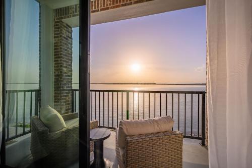 Luxury Lake House Retreat in Rowlett — 4-Star Luxury Hotel in Rowlett, United States
