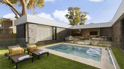 Poolside Retreat in Hawks Nest, Australia