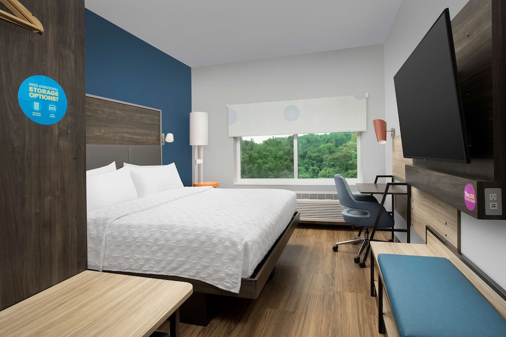 Tru by Hilton Charlotte Airport Lake Pointe - photo 12