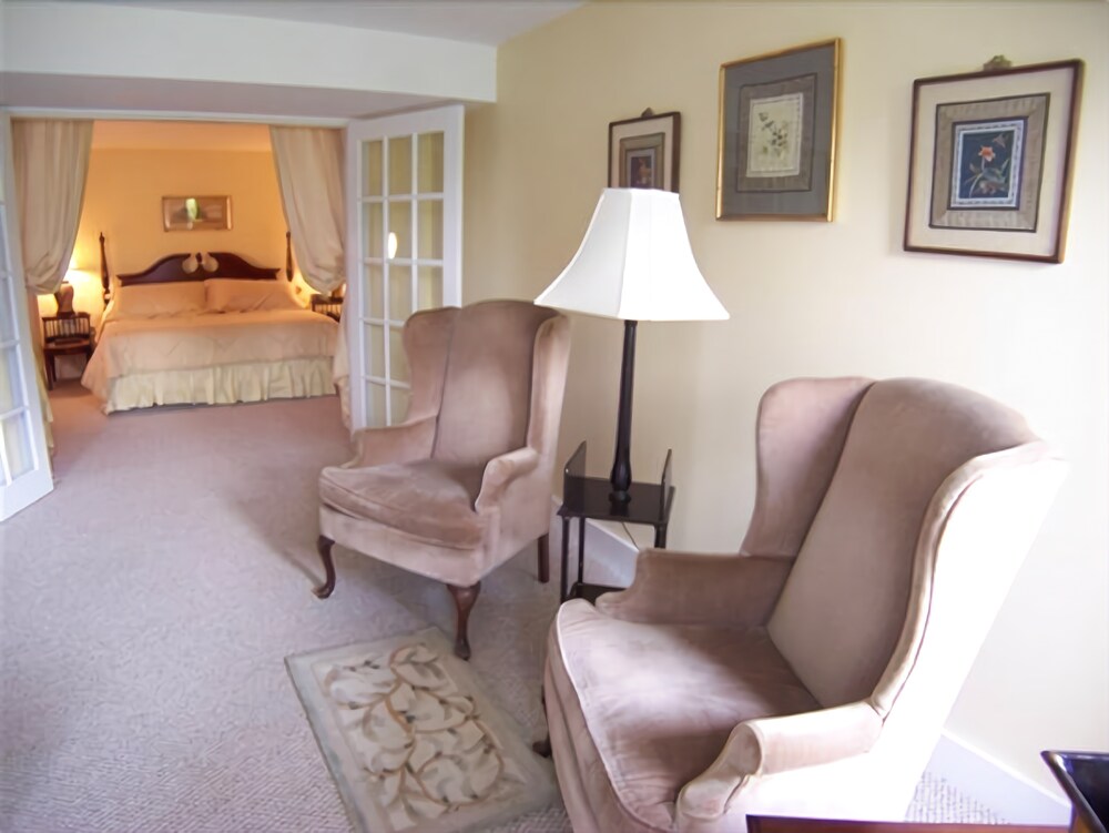 Thornewood Inn & Restaurant - photo 21