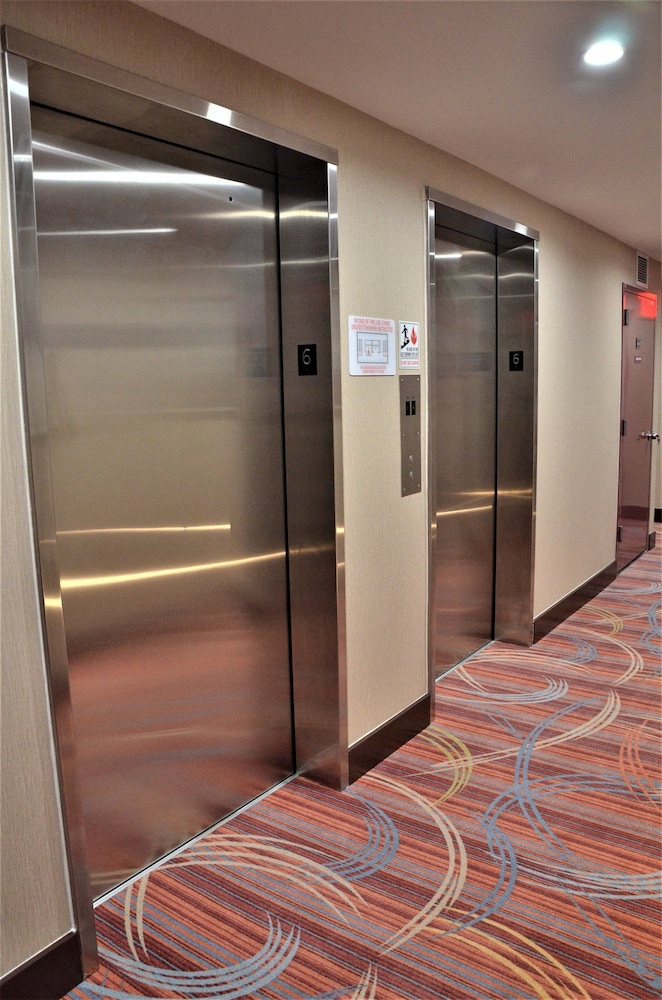 Lic Plaza Hotel - photo 21