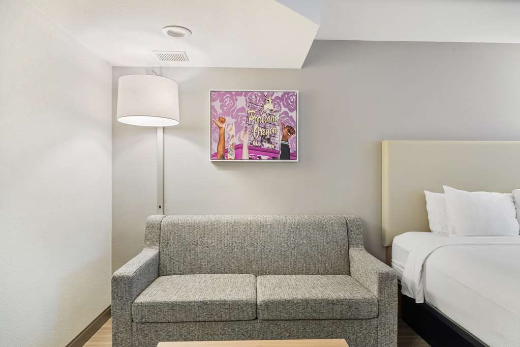 Best Western Lake Oswego Portland Hotel & Suites - photo 44
