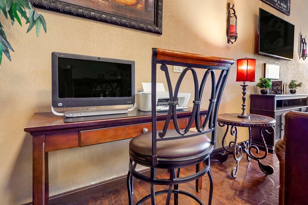 Econo Lodge Black Hills - photo 30