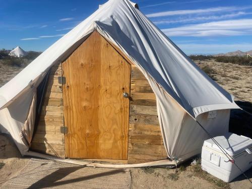 New Yurt City - last minute hotel in Lake Los Angeles