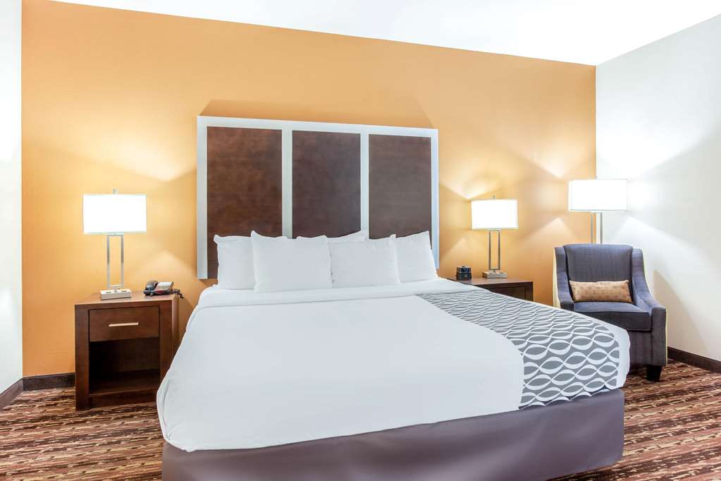 La Quinta Inn & Suites by Wyndham Gonzales TX - photo 13