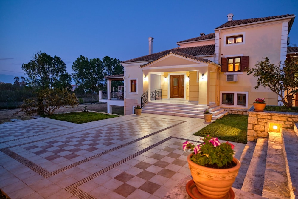 Utopia Beach Villa in Ionian Islands — 4-Star Luxury Hotel in Corfu, Greece