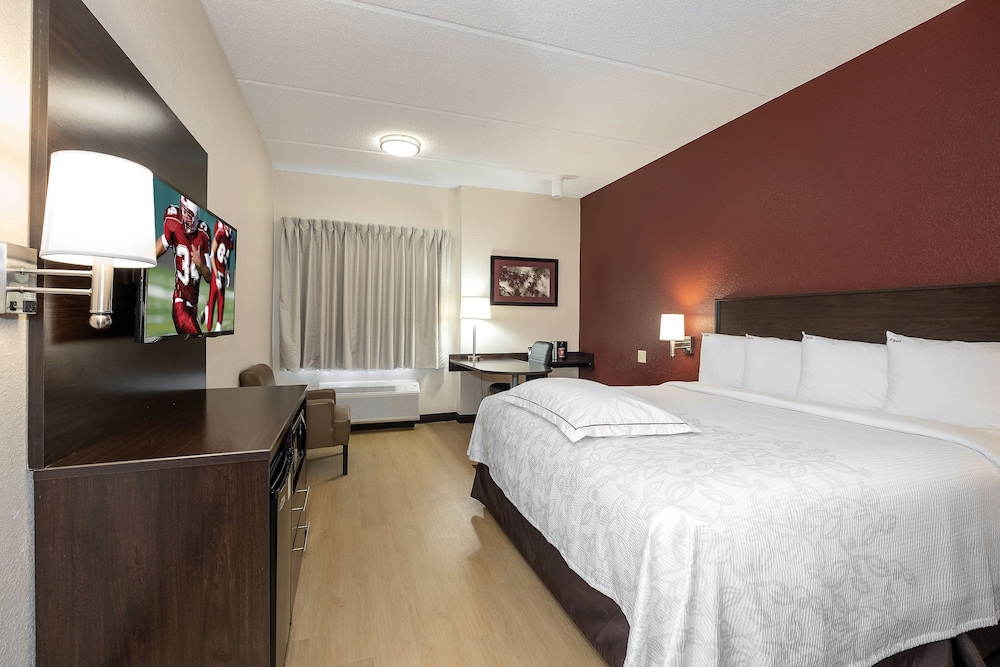 Red Roof Inn PLUS Jacksonville Southpoint - photo 10