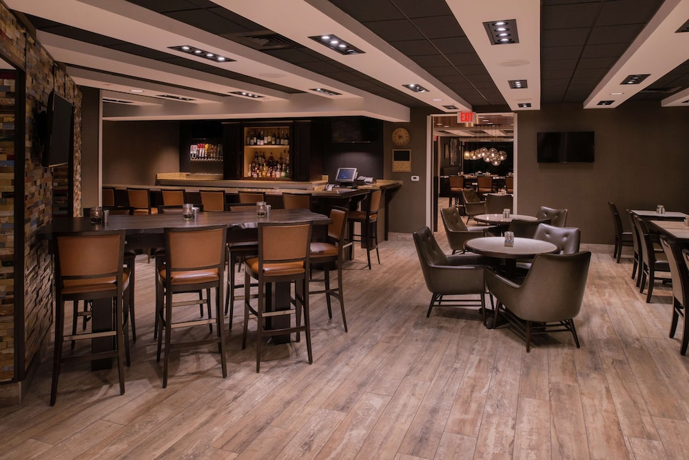 DoubleTree by Hilton Raleigh Crabtree Valley - photo 30