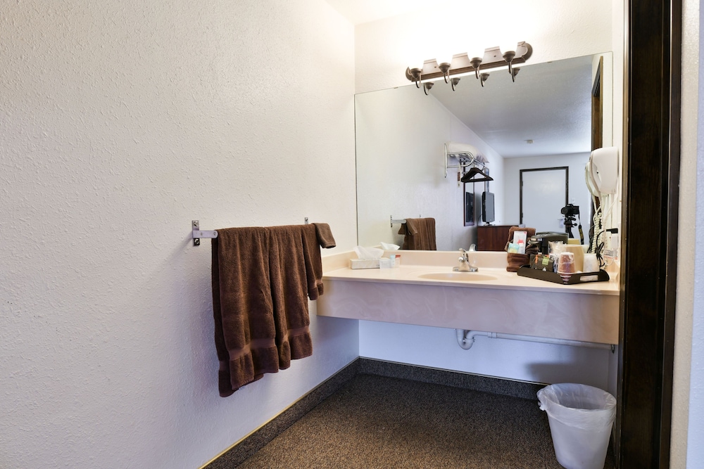 Adventure Inn & Motel - photo 24