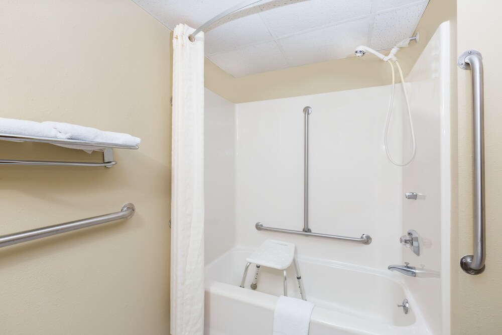 Western Inn & Suites - photo 11