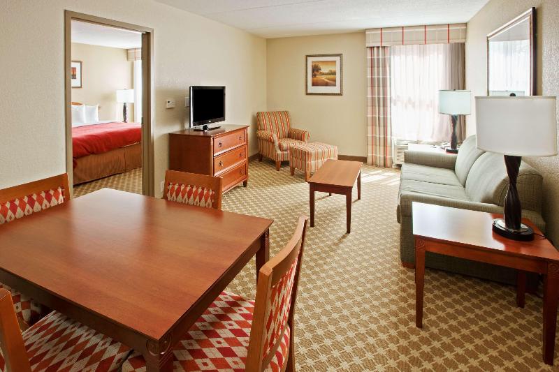 Quality Inn & Suites - photo 11