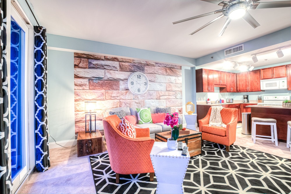 Laketown Wharf Resort by Aneliya's Rentals - photo 542