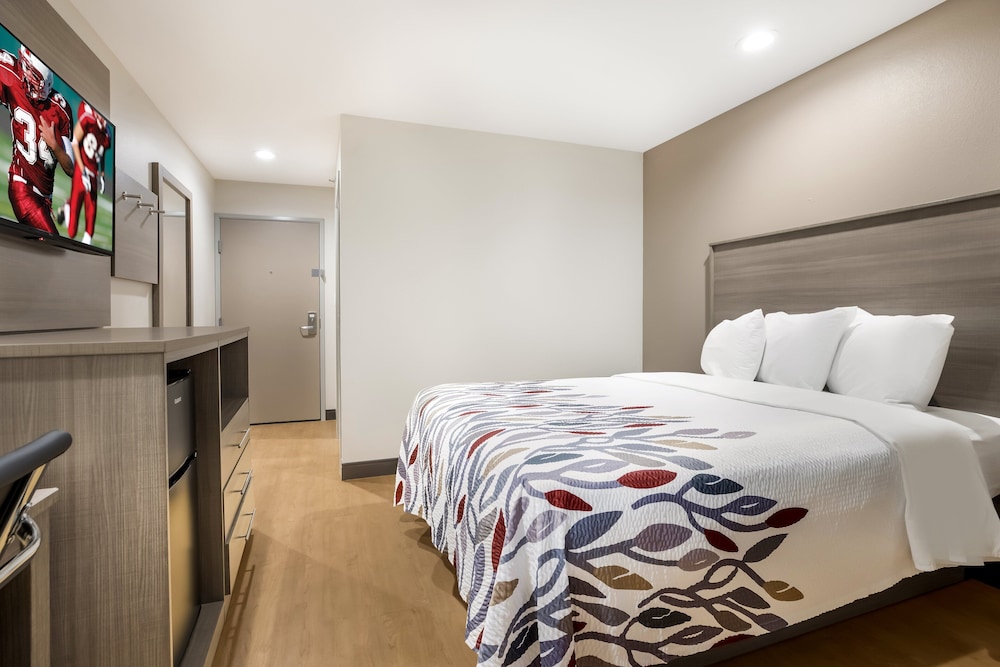 Red Roof Inn Sulphur - photo 11