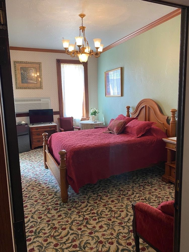 Cambridge Inn on Main - photo 9