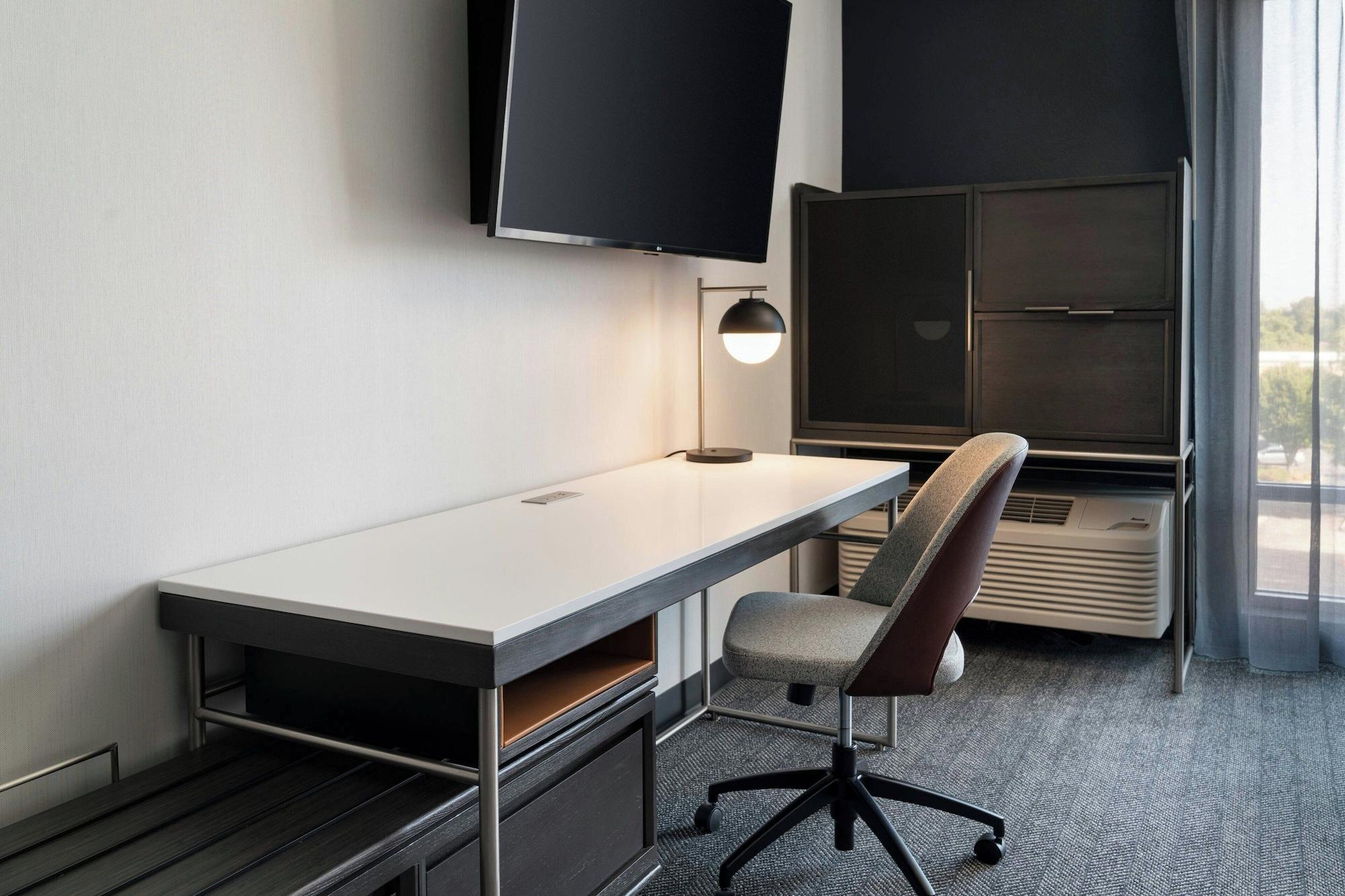 Courtyard by Marriott Fresno Clovis - photo 8