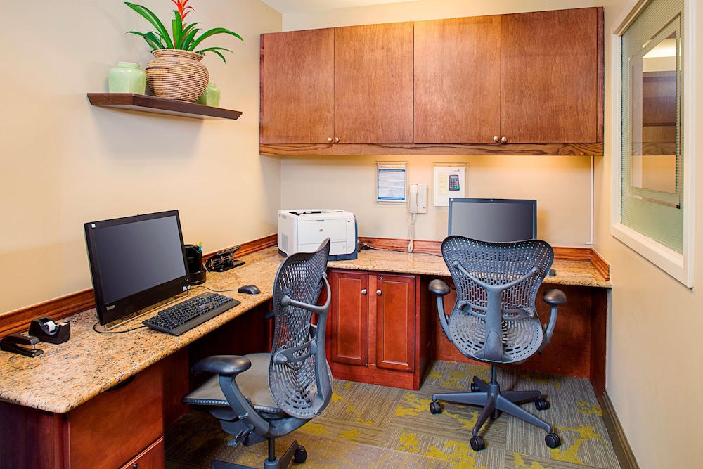 Hilton Garden Inn Hartford North Bradley International Airport - photo 38
