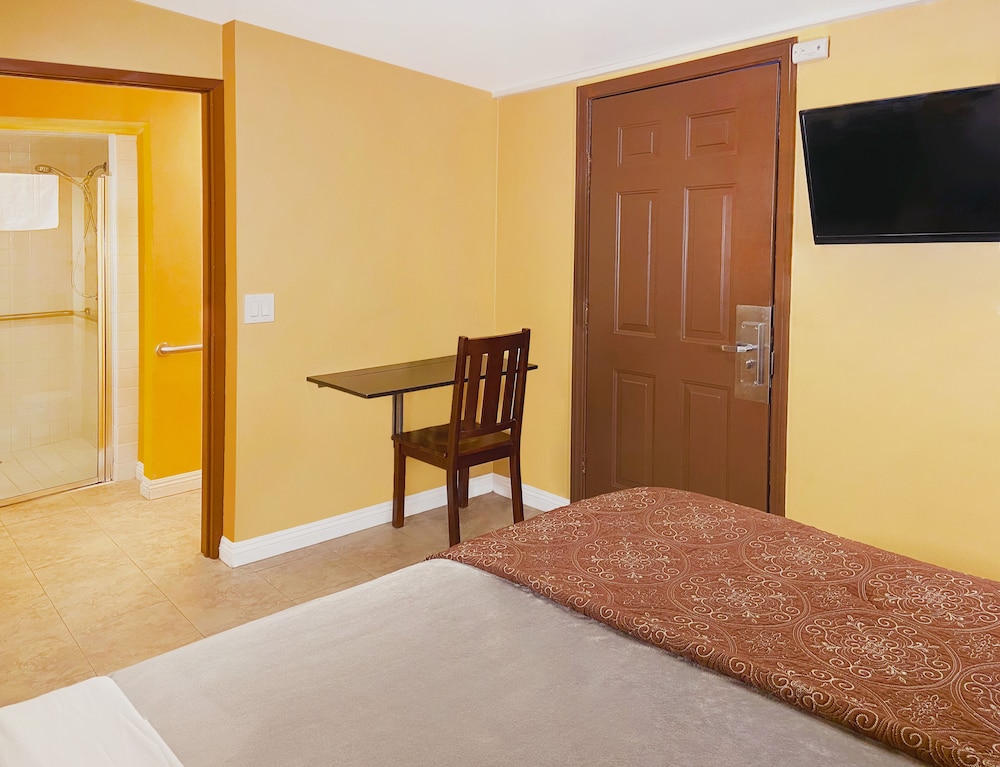 El Patio Inn Near Universal Studios Hollywood - photo 31