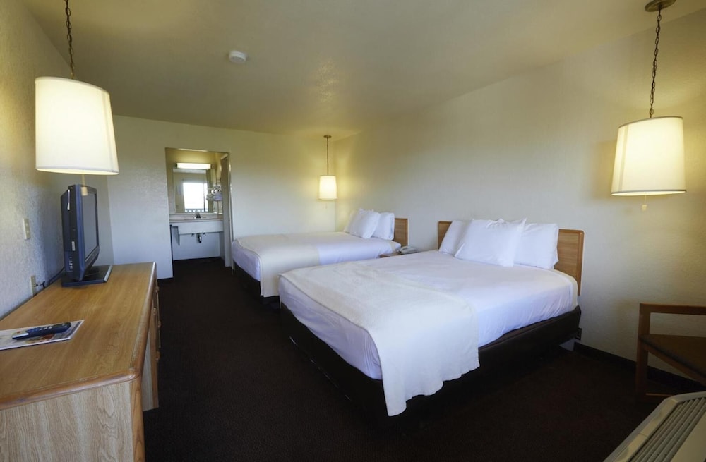 Palms Inn & Suites - photo 2