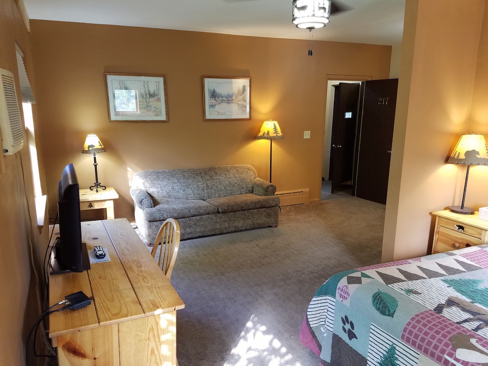 The Willard Munger Inn - photo 35