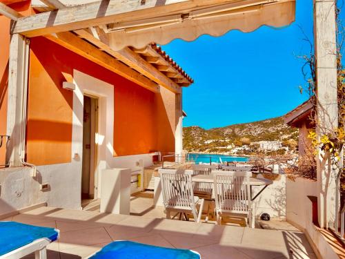 18 Lu Nibbaru Bilocale vista mare via delle Ginestre — 4-Star Luxury Hotel in Palau, Italy
